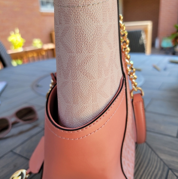 Michael Kors Jetset Salmon Bag and Sunglasses - Picture 11 of 13